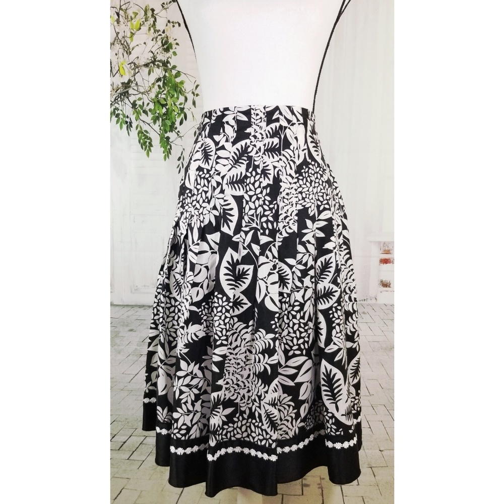 WHBM black white silk midi a line skirt size 4